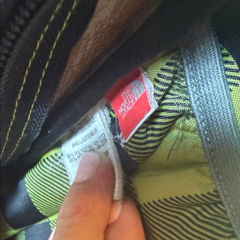 The North Face RECON SE Black Backpack with Lime Stitching - Picture 11 of 12